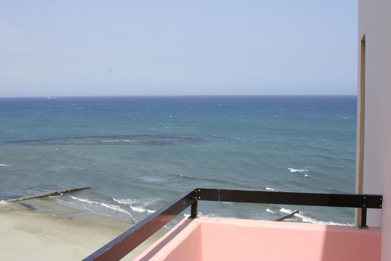 Mackenzie Beach Hotel Larnaca Chambre photo