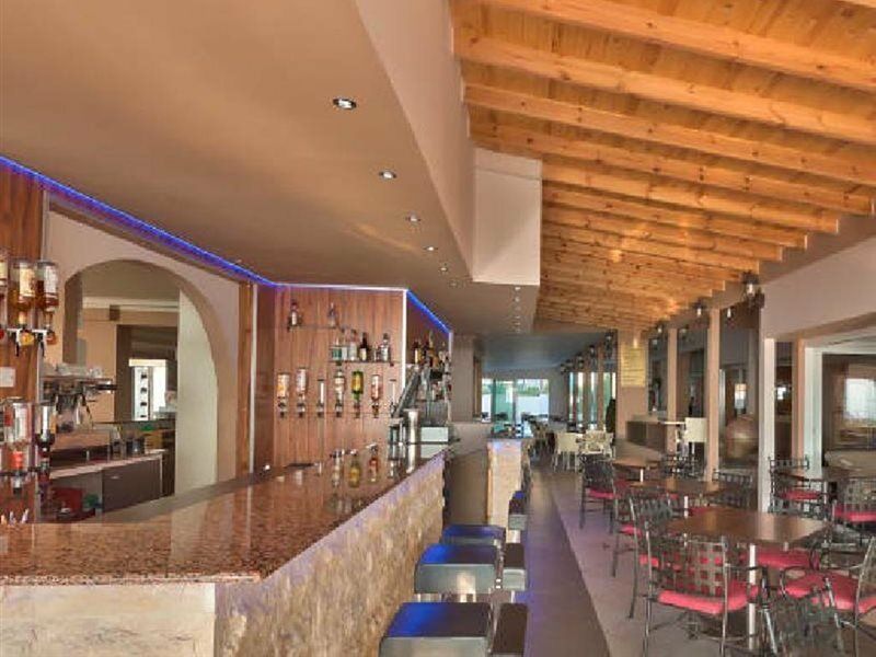 Mackenzie Beach Hotel Larnaca Extérieur photo