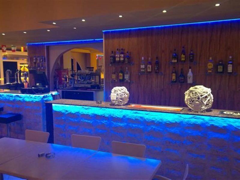 Mackenzie Beach Hotel Larnaca Extérieur photo