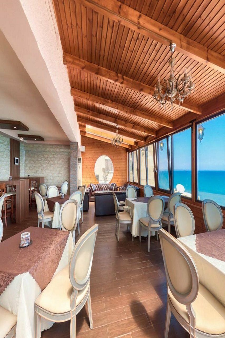 Mackenzie Beach Hotel Larnaca Extérieur photo