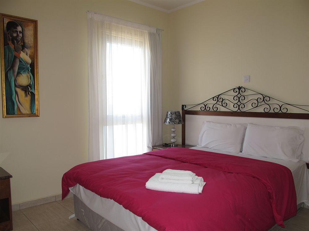 Mackenzie Beach Hotel Larnaca Chambre photo